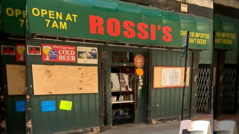 Rossi's Liquors store front