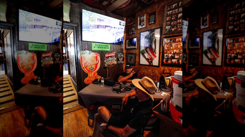 Inside of Dime Horseshoe Bar