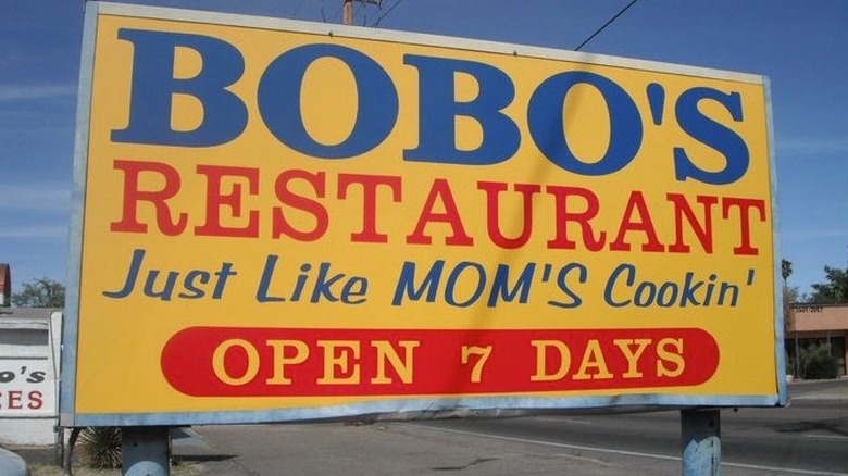 Bobo's Restaurant sign in Arizona