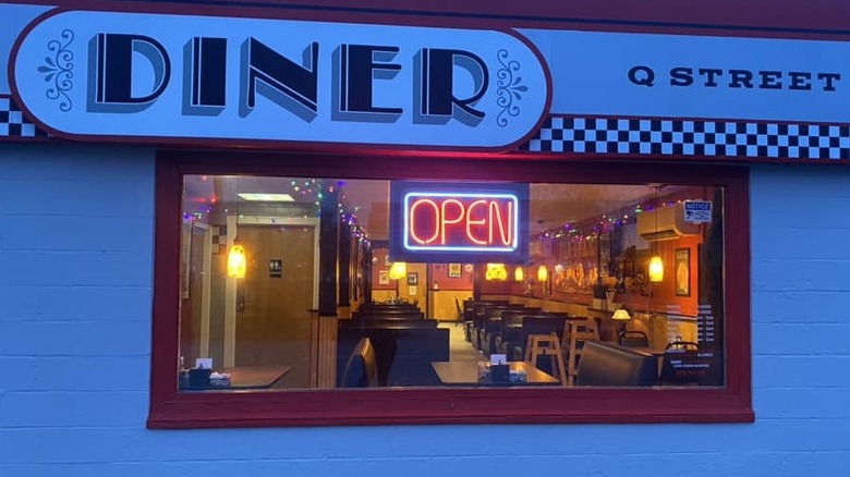 Exterior Q Street Diner, South Portland, Maine
