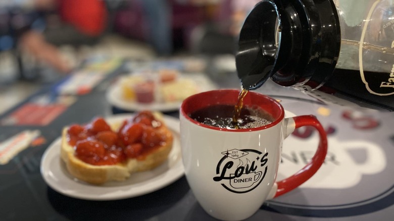 breakfast and coffee at Lou's Diner