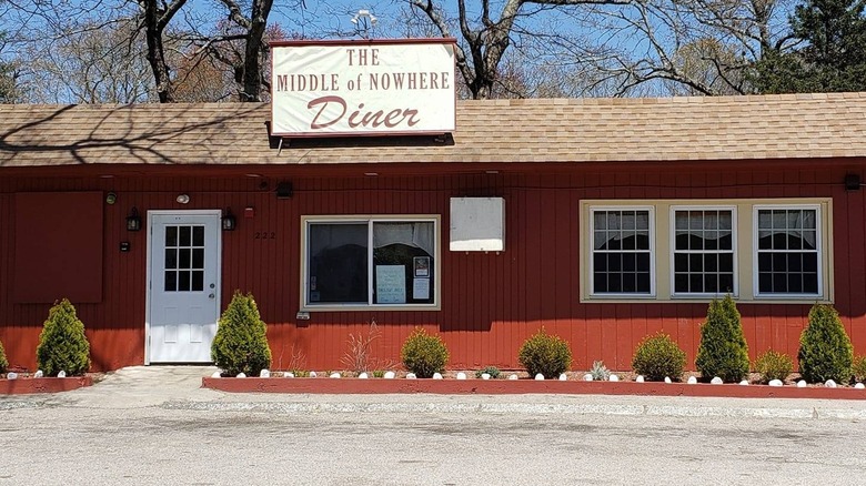 exterior The Middle of Nowhere Diner