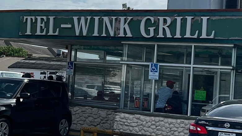 exterior Tel-Wink Grill