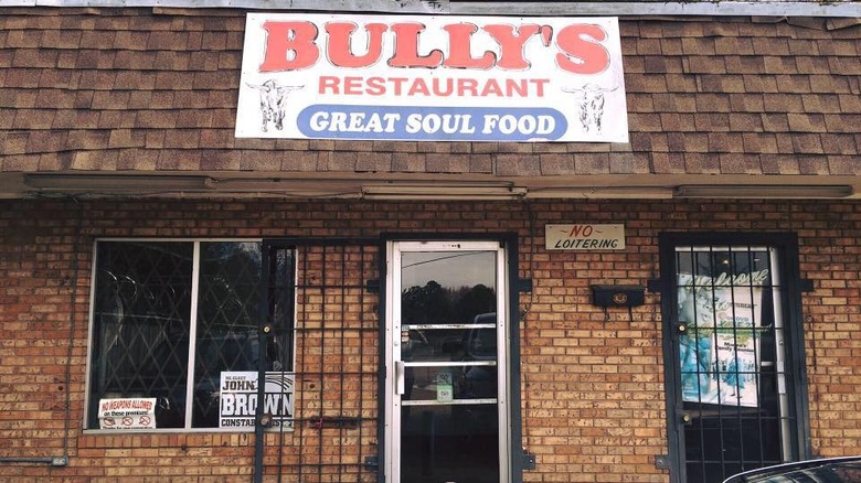 Outside of Bully's Restaurant