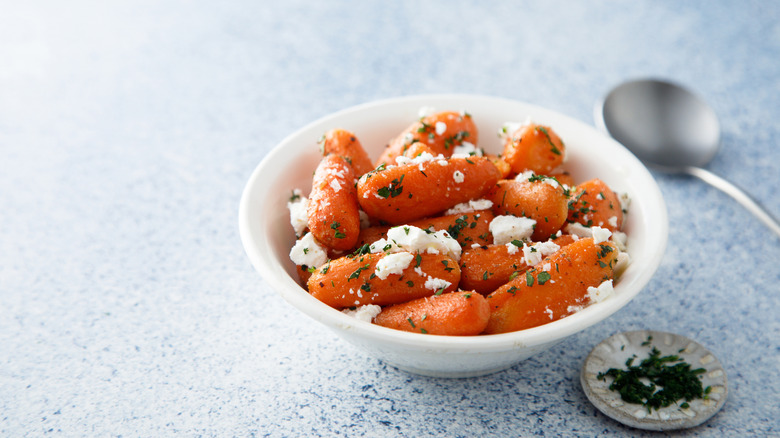 Roasted carrots with feta