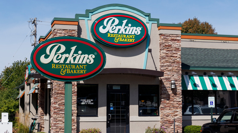 Perkins restaurant exterior