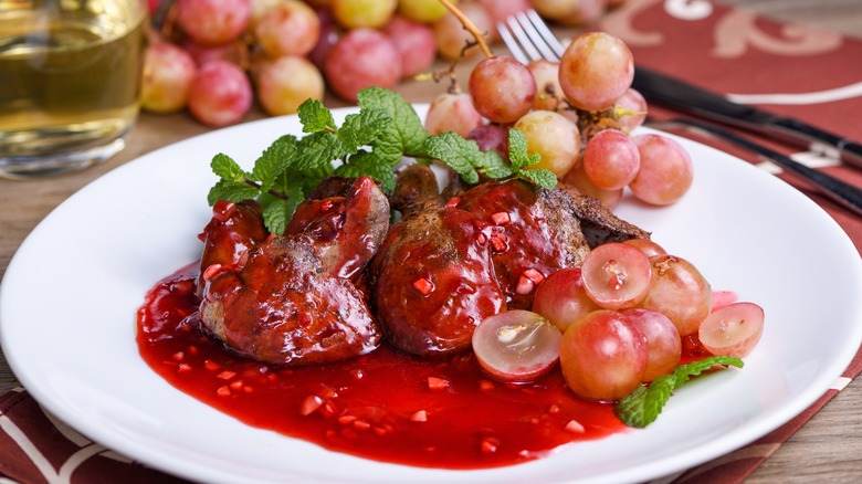 Chicken liver and grapes 