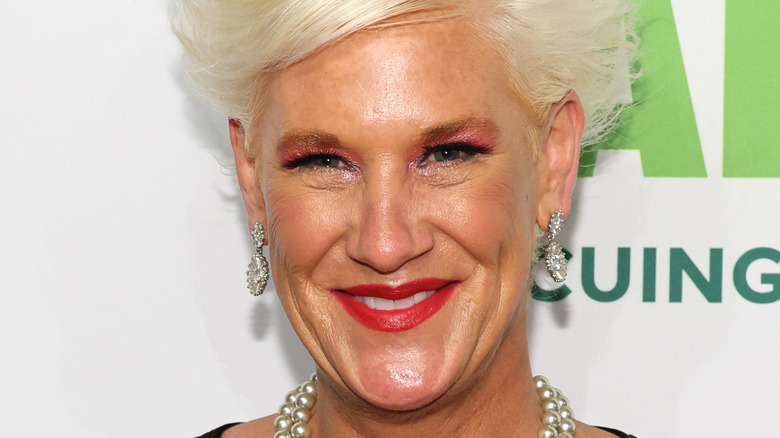 Anne Burrell smiling