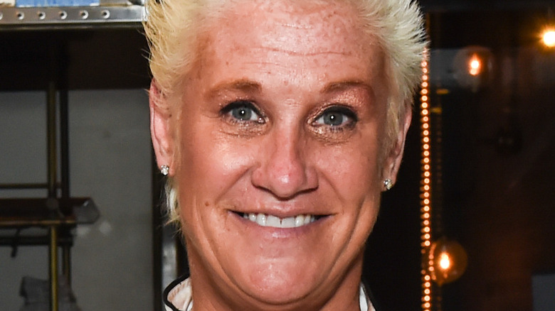 Anne Burrell headshot