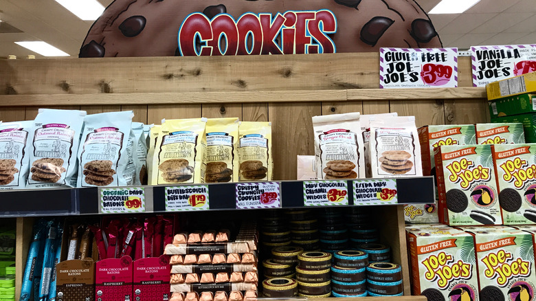 aisle endcap display showing Trader Joe's baked items