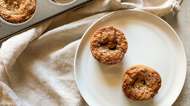 apple cinnamon streusel muffins