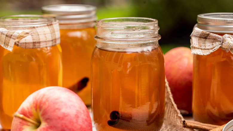 jars of apple pie moonshine