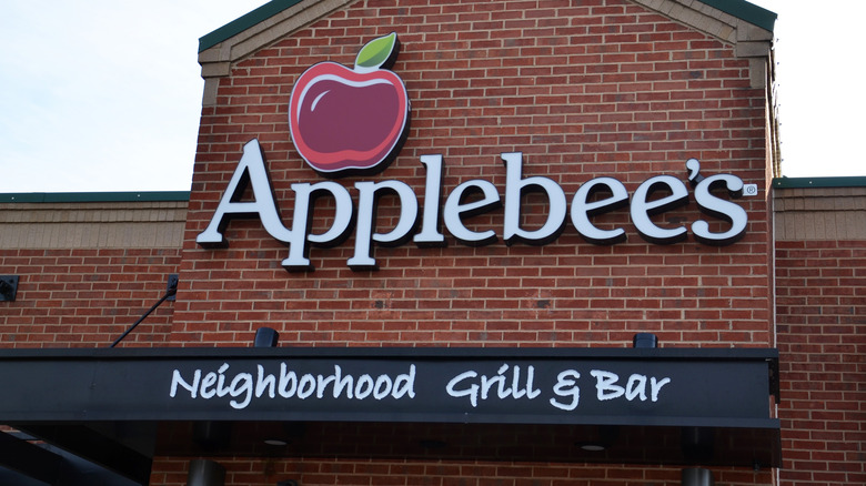 Applebee's sign