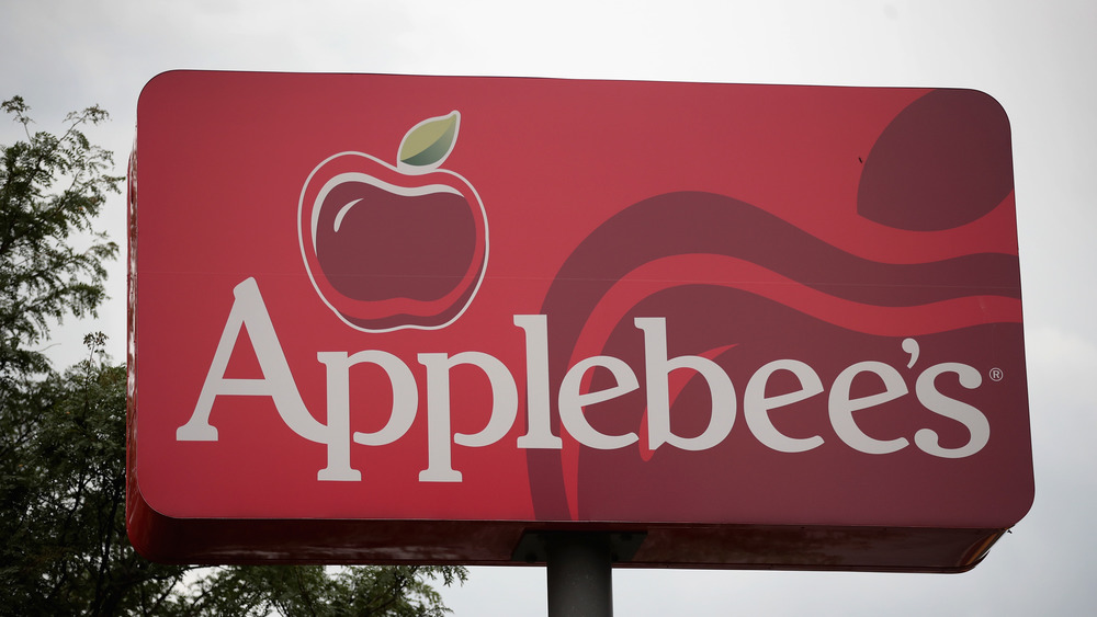 Red Applebee's sign