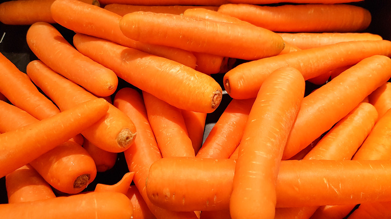 Raw carrots