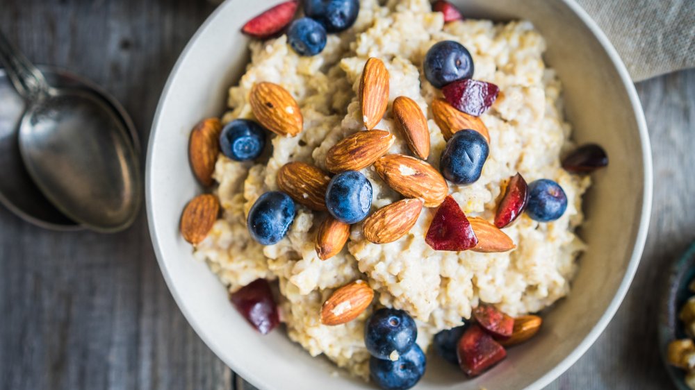 Are Steel Cut Oats Really Healthier Than Rolled Oats?