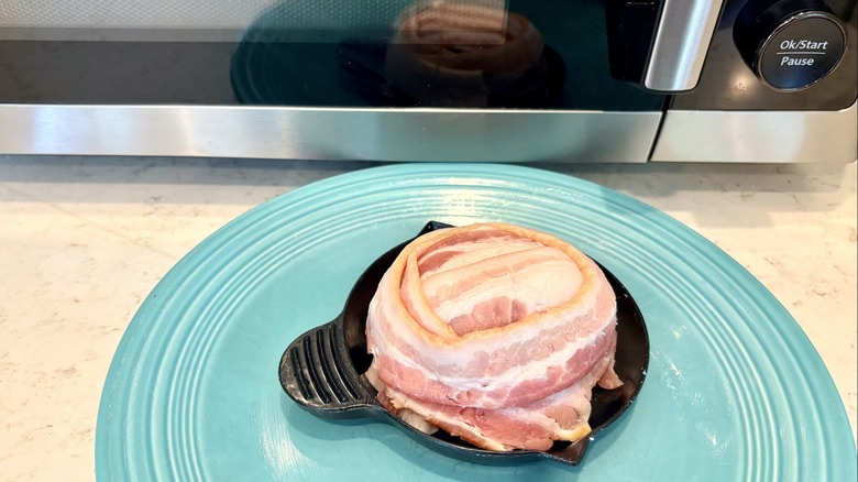 Prepping Perfect Bacon Bowl for microwave cooking