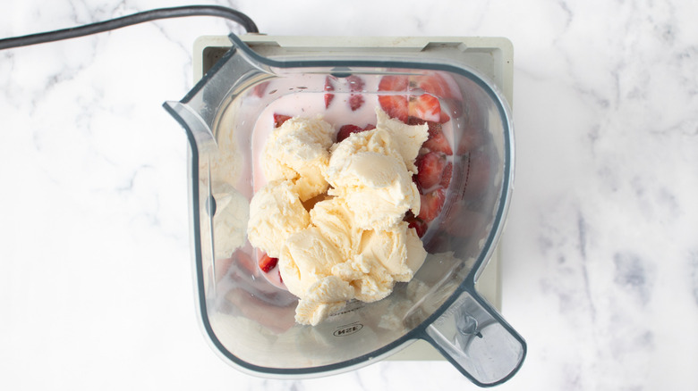 ingredients for milkshake in blender