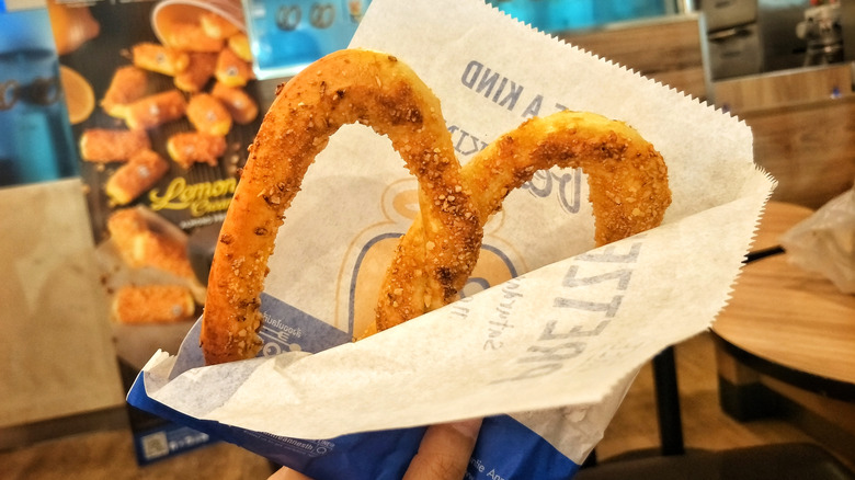Auntie Anne's pretzel