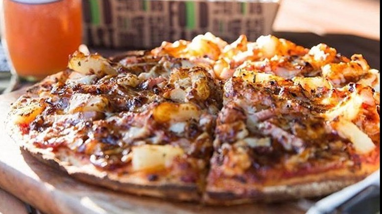 pizza with pineapple and bacon