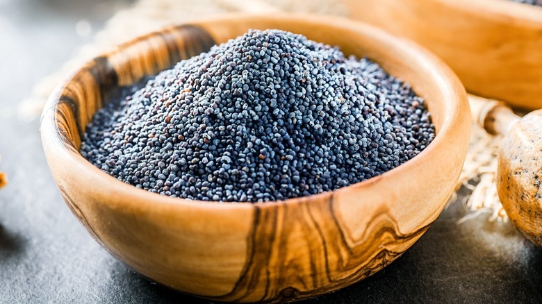 bowl of poppy seeds