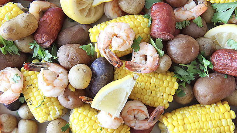 platter of authentic frogmore stew