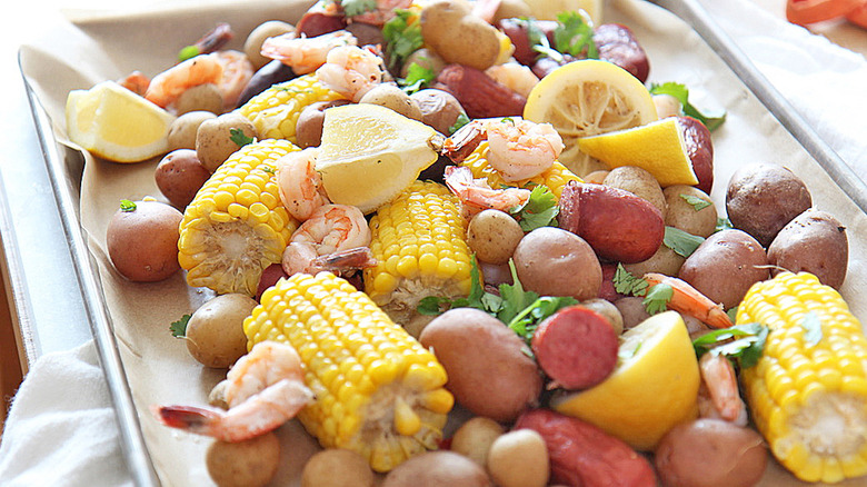 platter of frogmore stew