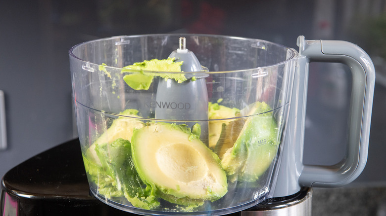 avocado in blender 