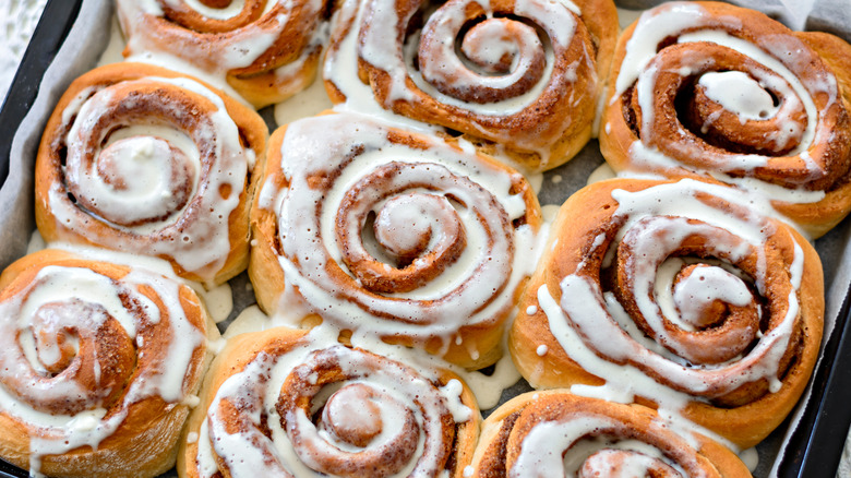 Cinnamon rolls on baking sheet