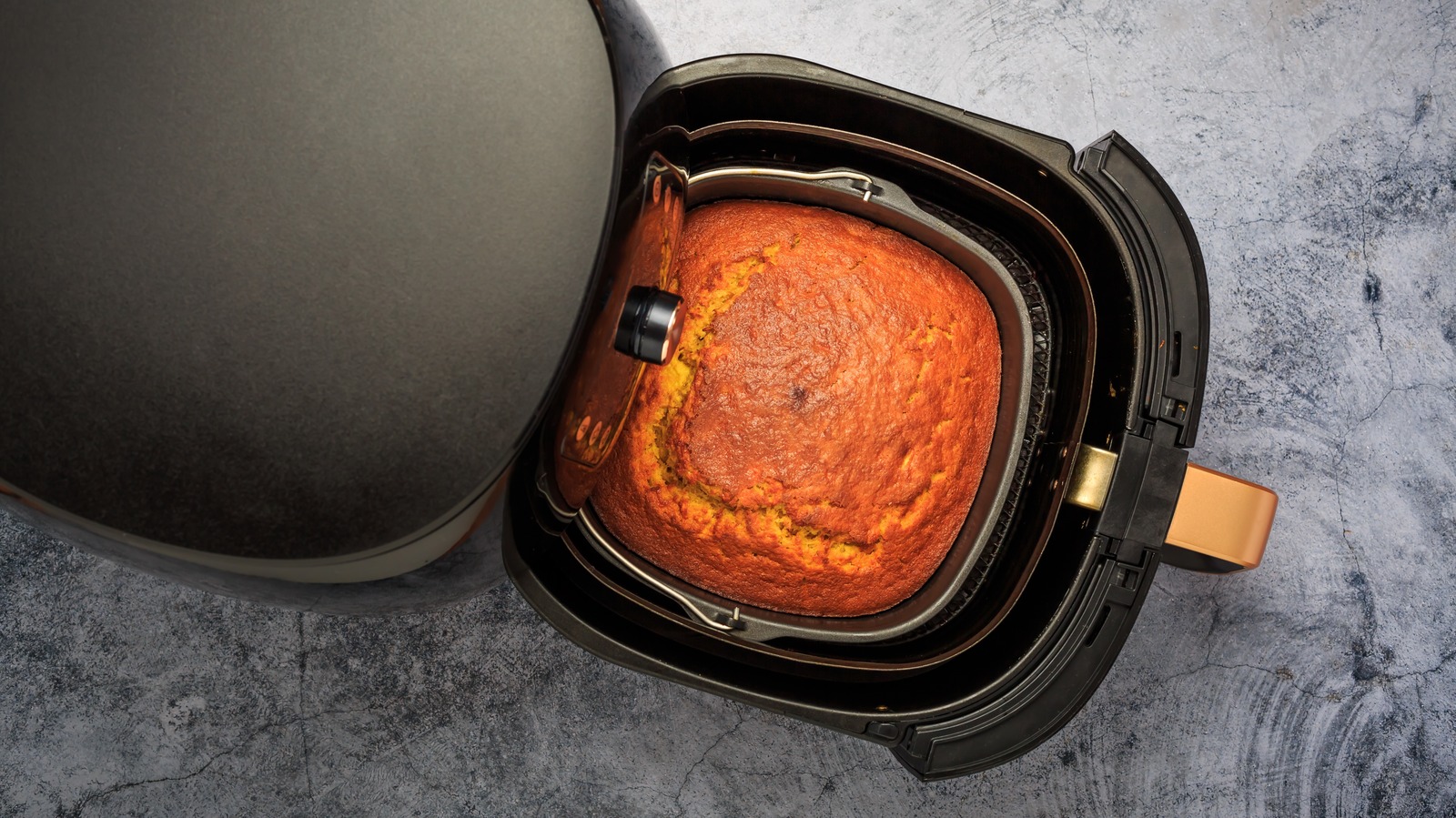 Avoid This Big Mistake When Baking Cake In An Air Fryer