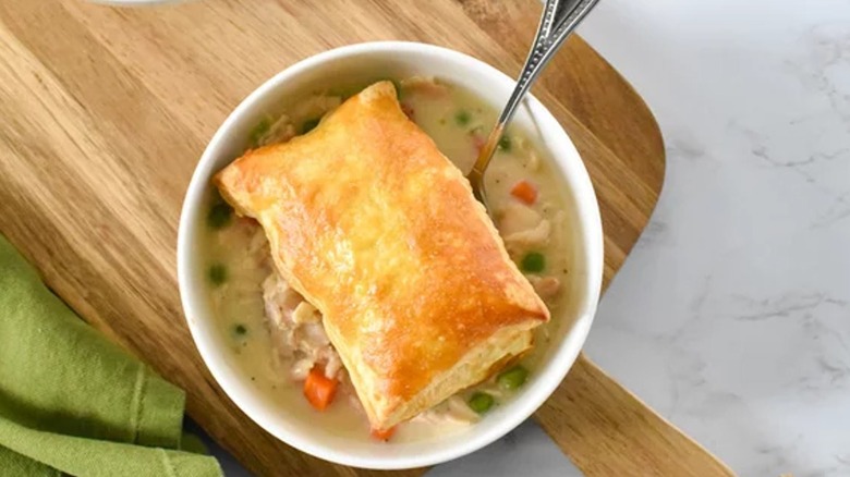 Pot pie with puff pastry