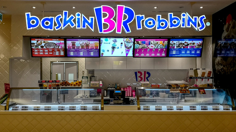 Baskin Robbins store