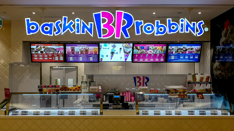 Baskin Robbins store front