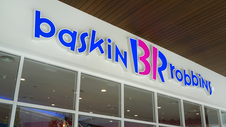 Baskin-Robbins storefront