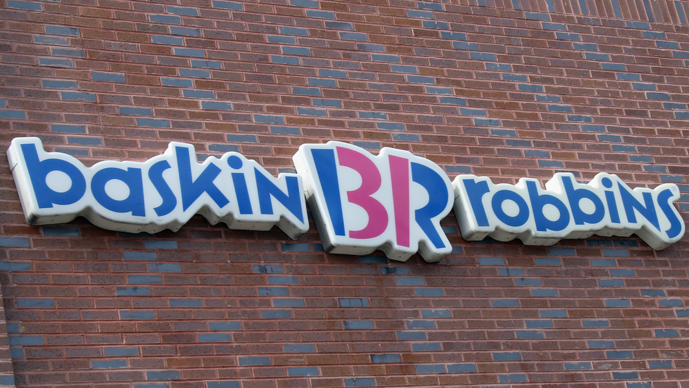 Baskin-robbins sign