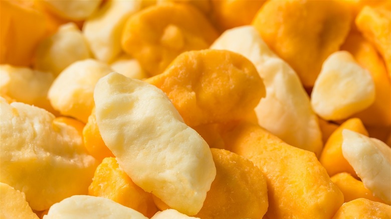 fresh cheese curds