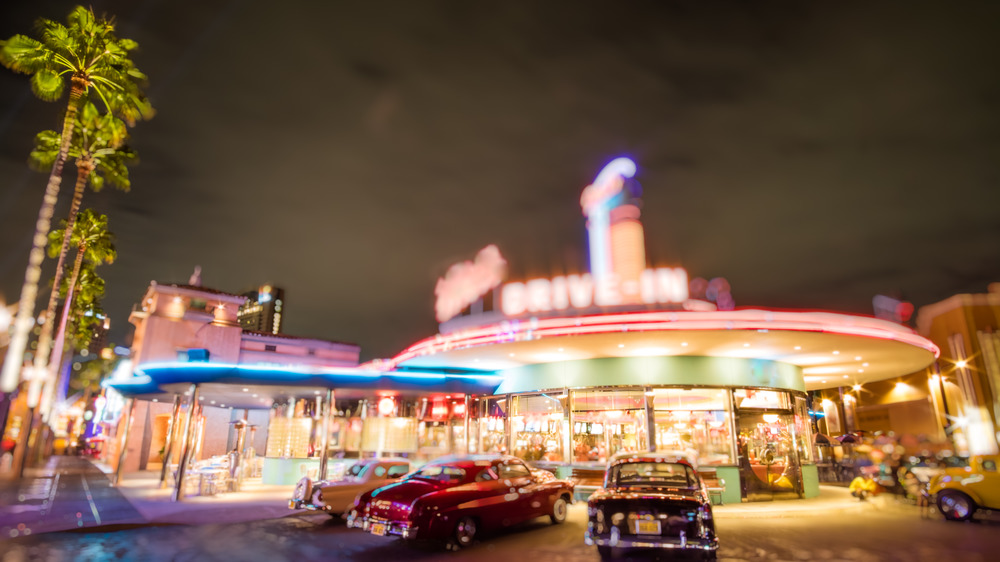 drive-in chain restaurant diner