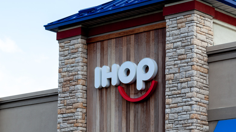 An IHOP location