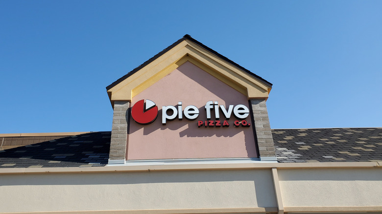 Pie Five storefront