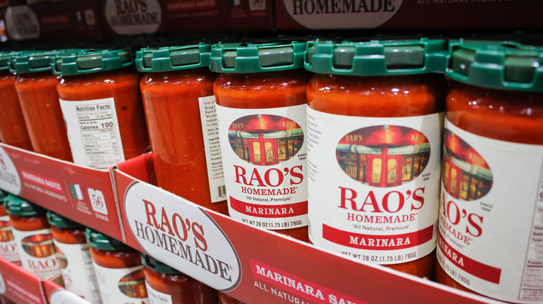 Rao's Homemade Marinara on the store shelf