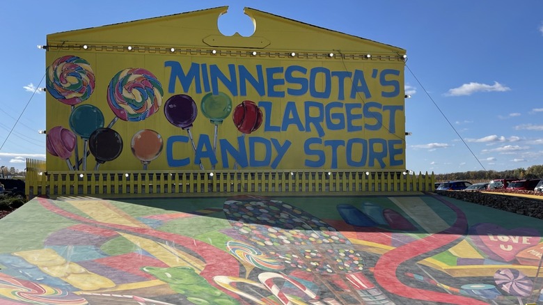 Minnesota's Largest Candy Store sign