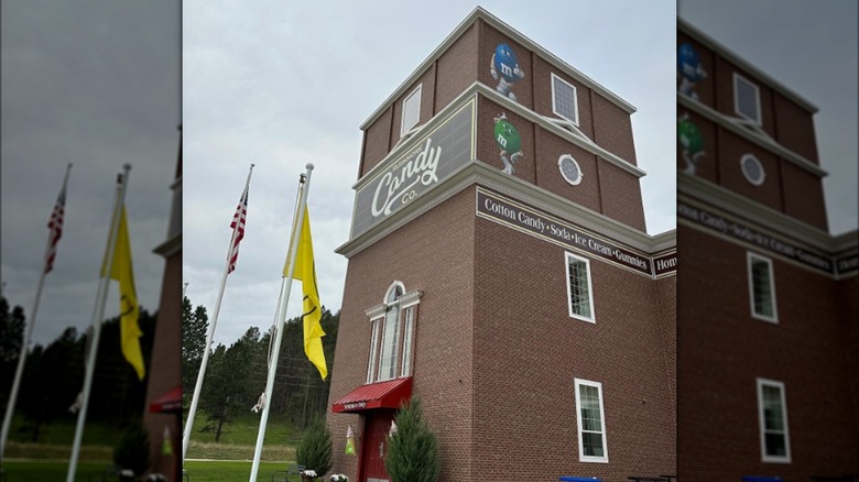 exterior of Rushmore Candy Co.