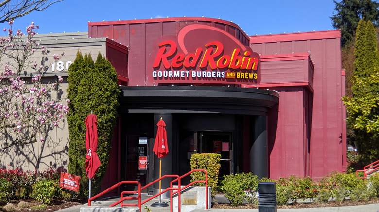 Red Robin restaurant exterior and foliage
