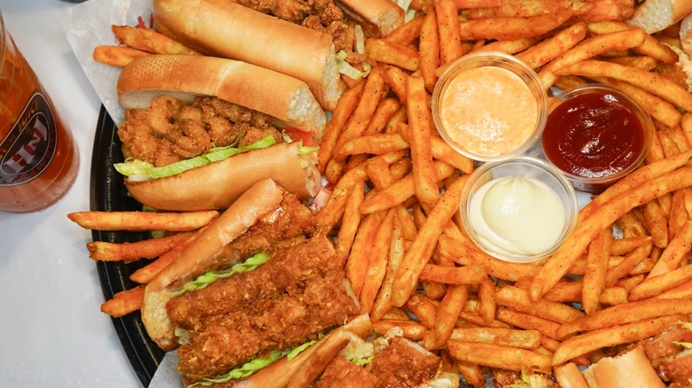 Po'boy platter from from Hot N Juicy Crawfish
