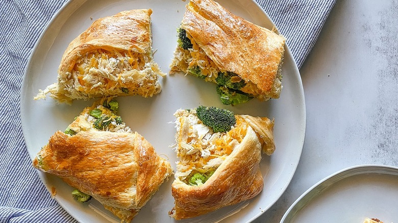 chicken broccoli braid slices