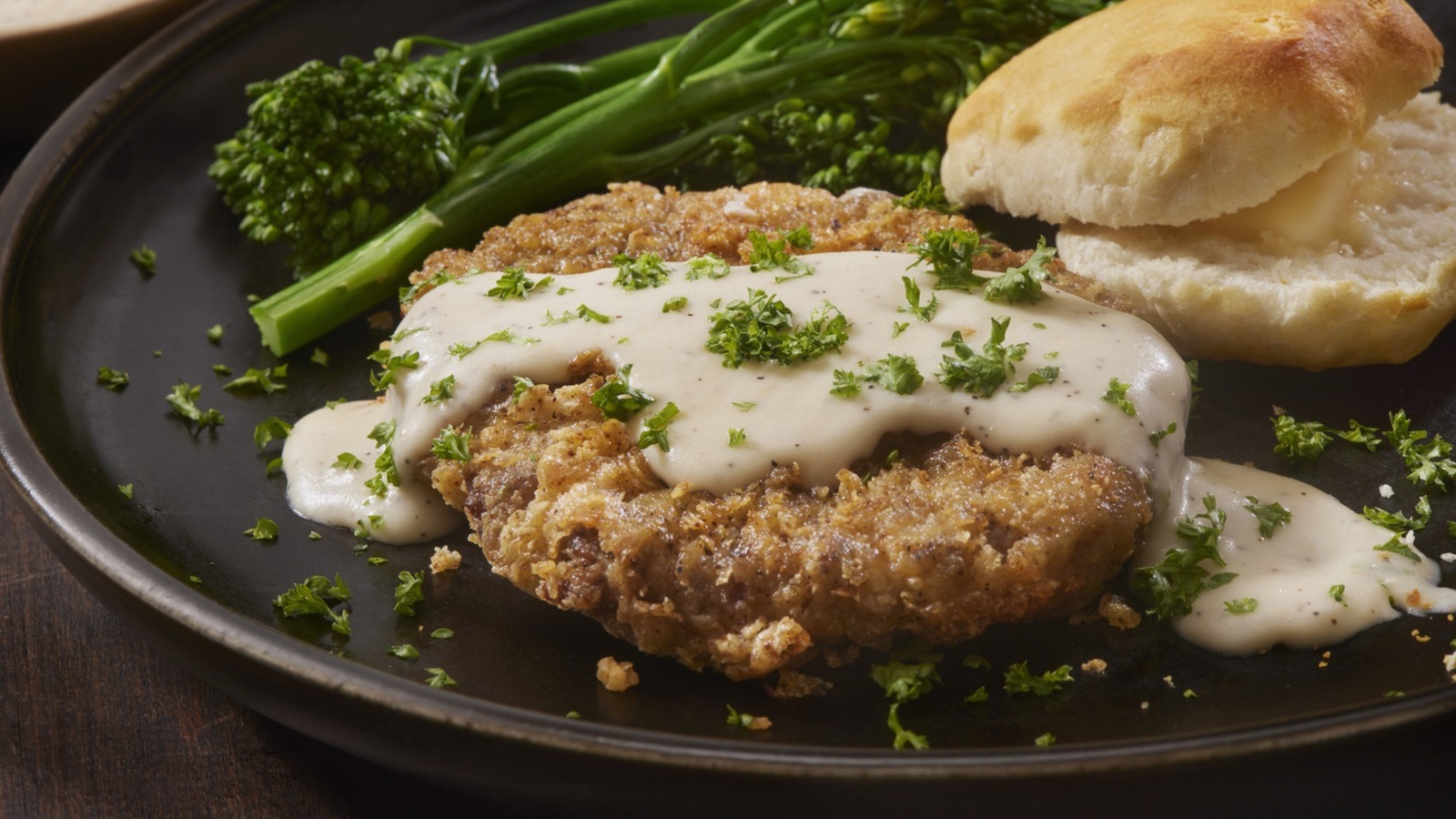 <a href="https://www.mashed.com/2126555/best-chicken-fried-steak-texas-the-wagon-wheel/" target="_blank">This Iconic Restaurant Takes Chicken-Fried Steak To Texas-Sized Levels</a>