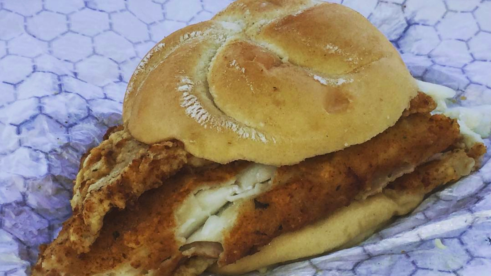 This Humble Little Shack Sells One Of The Best Fish Sandwiches In Maine, According To Reviews