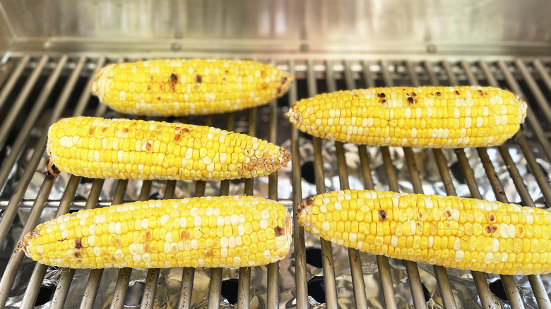 corn on cob on grill