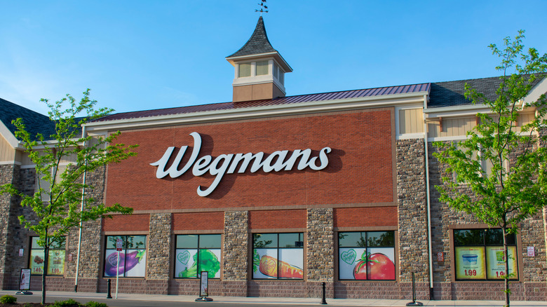 Wegmans sign exterior
