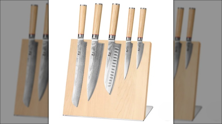 knife set with wooden block holder